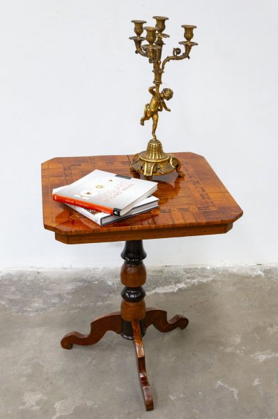 Mid-19th century inlaid Rolo small Table